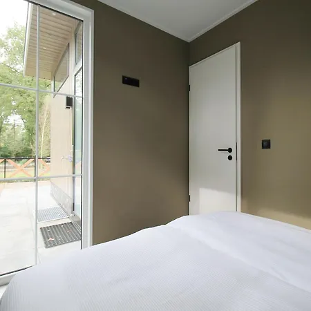 Modern Lakeview In Veluwe