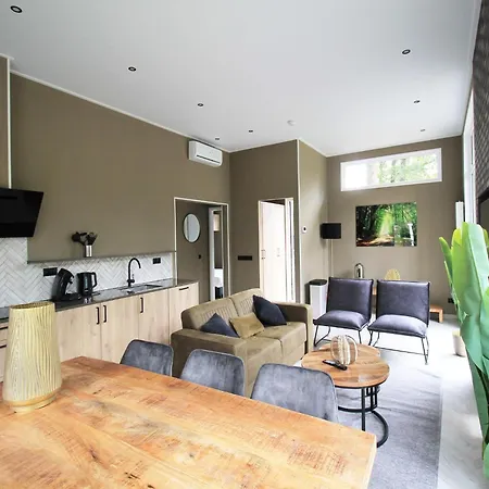 Modern Lakeview In Veluwe בית נופש הונדרלו