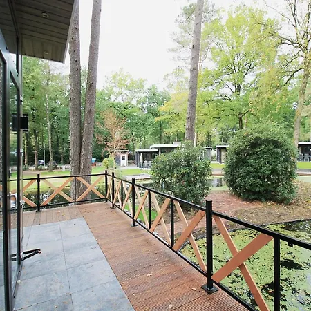 בית נופש Modern Lakeview In Veluwe *